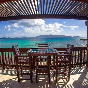 Sapphire Beach - Beachfront Apartment